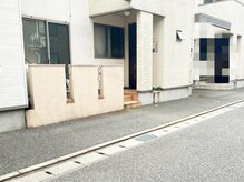 ロアズネイル(Loa's nail)/右折して2軒目です♪