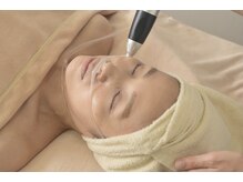 ビースキン(be-skin)/刺さずに美容液導入♪