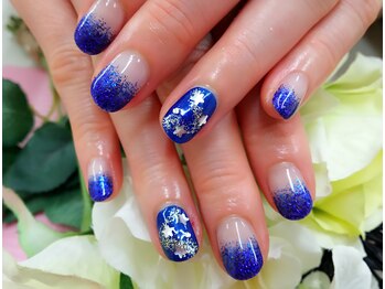 2色のブルーラメグラネイル