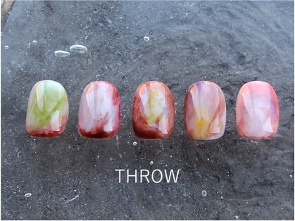 スロウヌーヴ(THROW neuve)の写真
