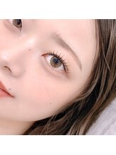 自然派からボリューム派まで対応。理想を叶えるマツエク