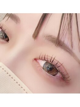 キャンディベース フクシマ(Candybase Fukushima)の写真/朝のメイクの時短におすすめ！似合わせまつ毛でナチュラルな上品さを演出して、すっぴんでも盛れる目元を。