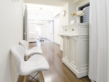 ホワイトアイ 蒲田(WHITE EYE)の写真/【蒲田駅徒歩3分♪】駅チカでメンテナンスにも通いやすい！お子様同伴OKのアイブロウ専門店☆彡
