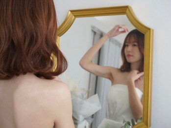 リーナ(r:na)の写真/一生に一度のブライダルだからこそ、ふわっと華やかで写真映えする目元に♪