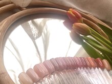 ヨン(yon)の雰囲気（お手元やご気分に合わせて 絶妙なお色をおつくりしています♪）