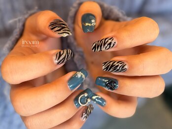 アニマルネイル/ゼブラ柄ネイル