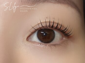 エスリリープラス(SLily+)の写真/パーマでナチュラルでぱっちりな目元に♪