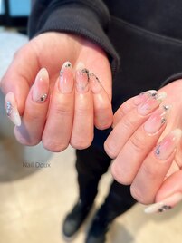 ハートチークネイル