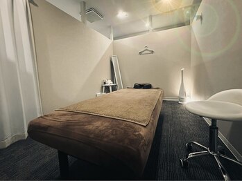ラクリス フィット オオサカ(Rakulease fit OSAKA)の写真/【気軽に通えるサロンスタイル♪】リピーター続出の人気サロンでお悩み解決◎ツラい腰の不調にはコレ一択◎