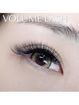 ネイルサロン R/LEDボリュームラッシュ