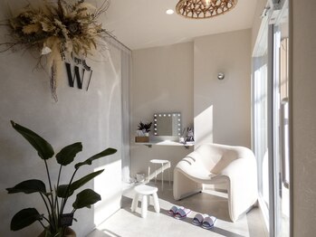 アイ ウィズ(eye W/)/お出かけ前のメイク直しも◎