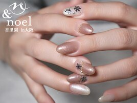グレージュ×雪の結晶ネイル
