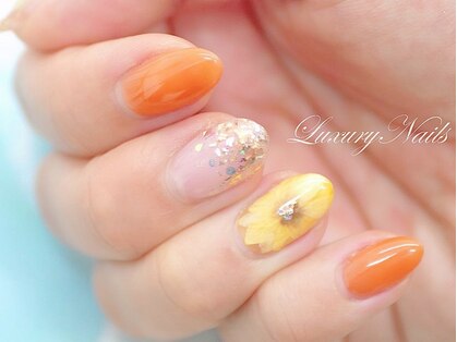 ラグジュアリー ネイルズ(Luxury Nails)の写真