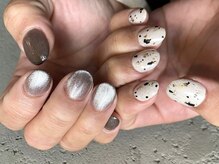 アロナ ネイルサロン アンド スクール(alona)/再ブームのマグネット☆