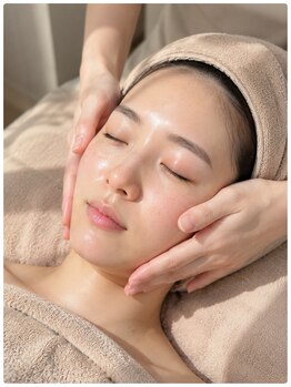 エムイーボーテ(me.Beaute)の写真/【最短×最速  肌質改善ケア】ソフトピーリングで肌底からハリを与えてシワたるみ改善！継続で予防◎