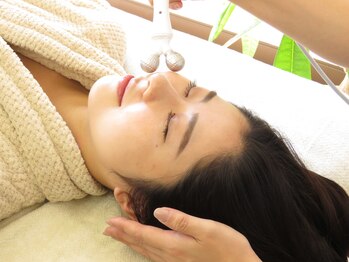 アステキ(ASUTEKI)/美肌へ導くナノマイクロカレント