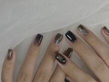 エル(alle.)/ダークトーンニュアンスネイル♪