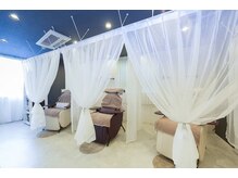 アロアロ 堺東店(ALO ALO)の雰囲気（窓がたくさんあるので明るくて換気対策万全！堺市役所の目の前♪）
