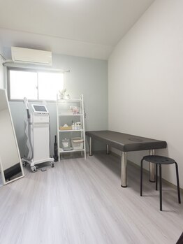 アイランド 川崎店(island)/白を基調としたキレイな店内♪