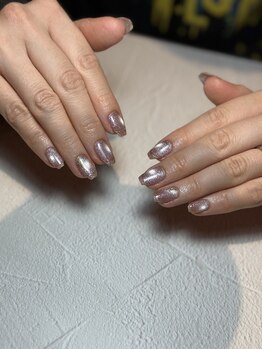 ベベ(bebe)/マグネット