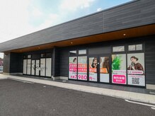ヒトリウェルネス 高崎前橋店(HITORI WELLNESS)の雰囲気（駐車場完備！お店の前に停められます♪）