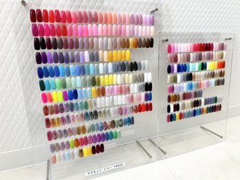 ミラ(MILA)の写真/カラーは約400色をご用意◎お好みのカラーを混ぜたオリジナルも可能☆旬のトレンドを抑えたパーツも豊富♪