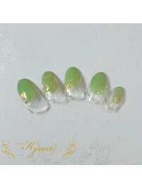 塗りかけ新緑ネイル