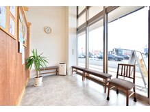 オーガニック鍼灸整骨院 西条院(ORGANIC鍼灸整骨院)/待合い