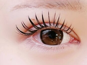 バービーズバービー 畝田店の写真/大人気♪パリジェンヌ×エクステで上品なパッチリeyeが叶う◎魅力的な目元で周囲の視線を独り占め！