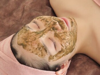 ナネア(Nanea)の写真/年齢肌のサインにアプローチ！オーダーメイドハーブピーリングで内側から輝くようなハリツヤ肌へ♪