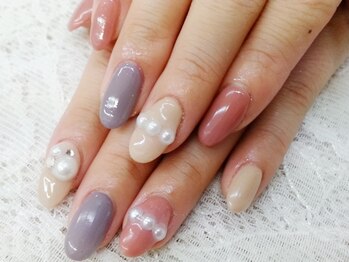 ネイリシャス(NAILICIOUS)/スモーキートーンとパールで♪