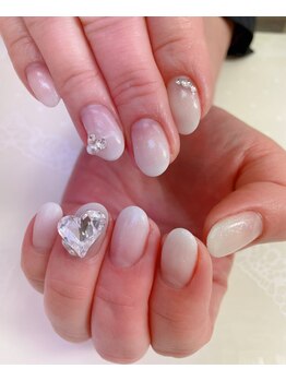 ネイルサロン ティアラリュクス 市川北口店(Tiara Luxe)/ハートBIJOU