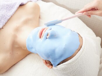 メナードフェイシャルサロン 総持寺駅前店の写真/\乾燥が気になる季節に!しっとりモチ肌集中ケア◎/乾燥肌ケアに特化のフェイシャルコース70分¥5500♪