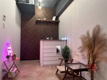 フォー(the 4)/落ち着いた雰囲気の店内