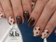 アウラ(aUla)/牛柄ネイル