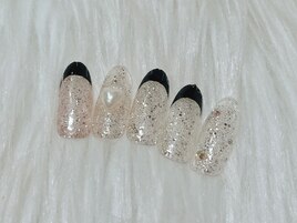 黒フレンチネイル