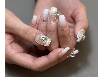 ティーズ(T's)/ホワイトガーリーネイル♪