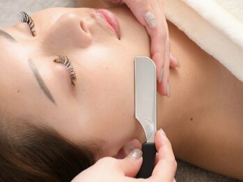 シェクラ(SHECIA)