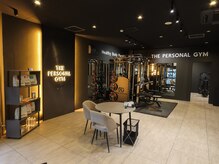 THE PERSONAL GYM 浜松店の雰囲気（広々した空間でリラックしてトレーニングできます。）