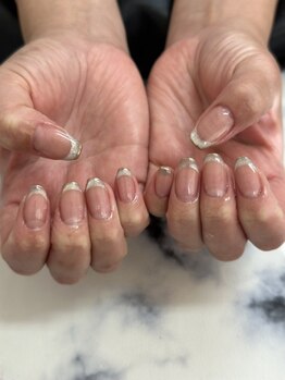 シャインネイル(shine nail)の写真/シンプルだからこそこだわりが光る♪シンプル派の方はもちろん、お仕事で派手なネイルができない方も満足◎