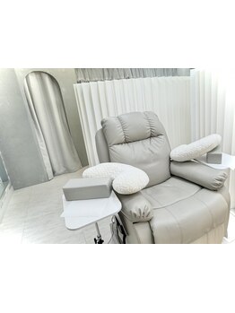 リクライニングチェアのあるサロン