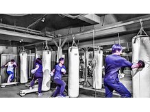 ヘラクライズフィットネス(HERCULIZE FITNESS)の雰囲気（キックボクシングは男性だけでなく、女性にも大変人気です♪）