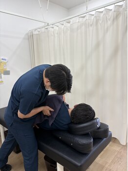 糟屋新宮中央駅前鍼灸接骨院/マッサージ/肩こり/腰痛/巻き肩