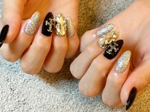 クラッシー(Classy)/埋め尽くしメタ系ネイル