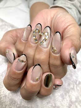 ラキネイル(LAKI Nail)/ビジューネイル