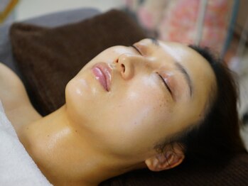 ユカリス(Yu.charis)/REVIハーブピーリング施術工程♪