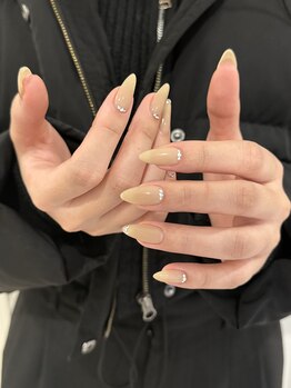 ムーイ 外苑前(mooi.)/beige × bijou