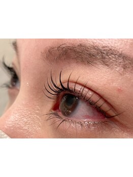 ナチュラル上品な目元にしたい