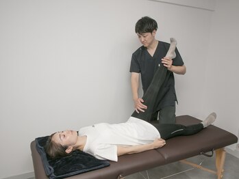 整体院SHARING 星ヶ丘の写真/気づけば猫背になってしまう…姿勢のクセを根本から改善≪全身調整整体◆プレオープン価格60分2,980円≫