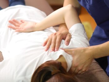 ラクシュミ(Laksmi)の写真/頭痛、目の疲れ、睡眠の質、身体の冷えなどの悩み。首肩の症状が原因かも？
